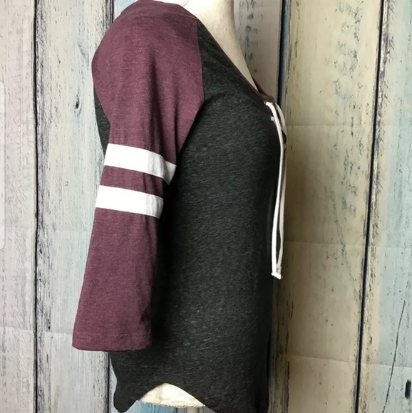 Harry Potter Ragland Gryffindor Front Tie Top (B) - Picture 4 of 8